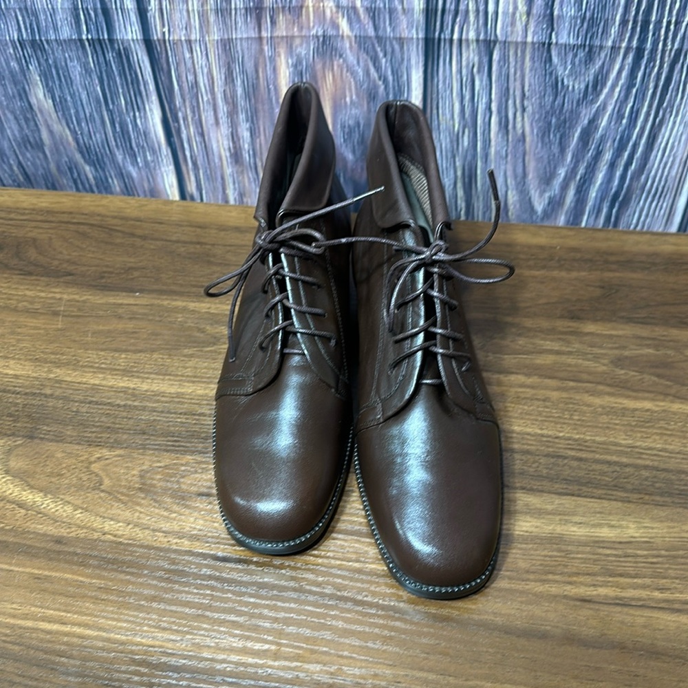 Vintage Y2K Lace Up Leather Fold Down Cuff Granny Bootie Ankle Boots